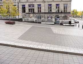 Site de la place Jacques-Cartier, marquage au sol de la fortification