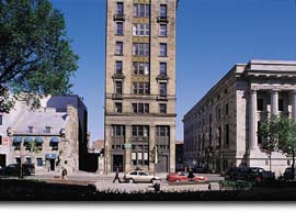 Rue Notre-Dame East